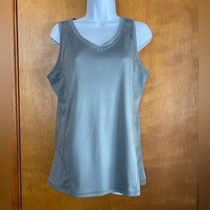 TEK GEAR V NECK S/L  sport top - size large